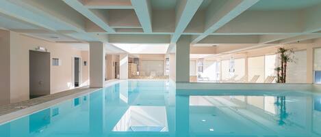 Piscine couverte, piscine extérieure