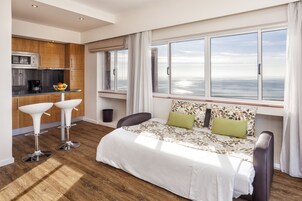 Caja de seguridad en la habitación, cortinas blackout y wifi gratis