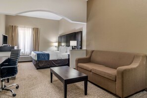 Premium bedding, in-room safe, desk, laptop workspace