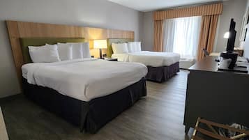Habitación, 2 camas de matrimonio, accesible para personas con discapacidad, no fumadores | 1 dormitorio y ropa de cama de alta calidad