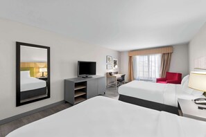 Zimmer, 2 Queen-Betten, Nichtraucher | Hochwertige Bettwaren, Pillowtop-Betten, Schreibtisch