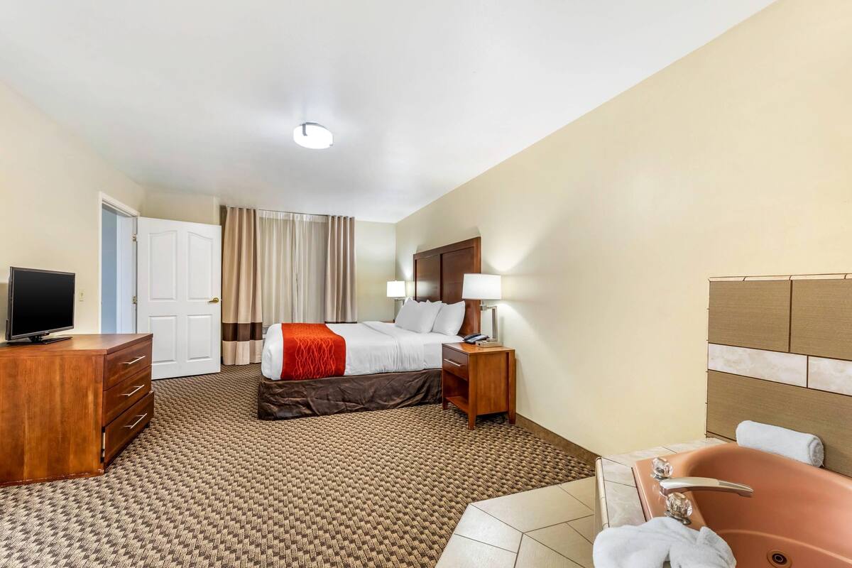 In-room safe, desk, laptop workspace, blackout curtains