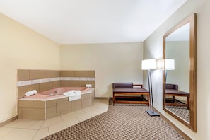 In-room safe, desk, laptop workspace, blackout drapes - Comfort Inn & Suites Lancaster Antelope Valley (Lancaster)