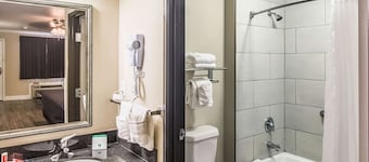 Econo Lodge Inn & Suites Corpus Christi