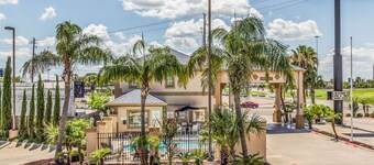 Econo Lodge Inn & Suites Corpus Christi