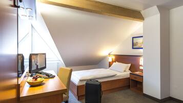 Standard-Einzelzimmer | Allergikerbettwaren, Minibar, Zimmersafe, Schreibtisch