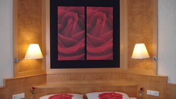 Deluxe-Doppelzimmer | 1 Schlafzimmer, Minibar, Schreibtisch, schallisolierte Zimmer