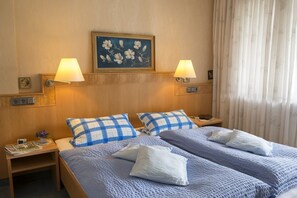 1 bedroom, soundproofing, free cribs/infant beds, free WiFi
