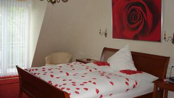 1 bedroom, minibar, desk, soundproofing