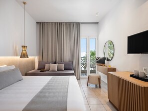 Desk, laptop workspace, soundproofing, iron/ironing board - Magda Hotel (Hersonissos)