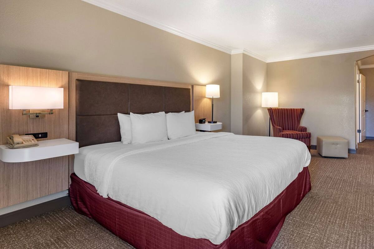 In-room safe, iron/ironing board, free WiFi, bed sheets