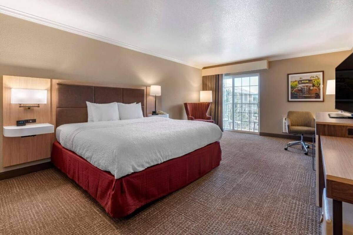 In-room safe, iron/ironing board, free WiFi, bed sheets