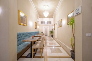 Free daily buffet breakfast  - Hotel Annabella Roof Terrace (Florence)
