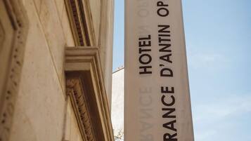Senyal per a l'Hotel France D'Antin Opera.