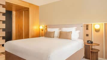 Deluxe-Doppelzimmer | Hochwertige Bettwaren, Minibar, Zimmersafe, Schreibtisch