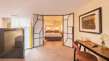 Dúplex (Suite Duplex) | Ropa de cama de alta calidad y minibar