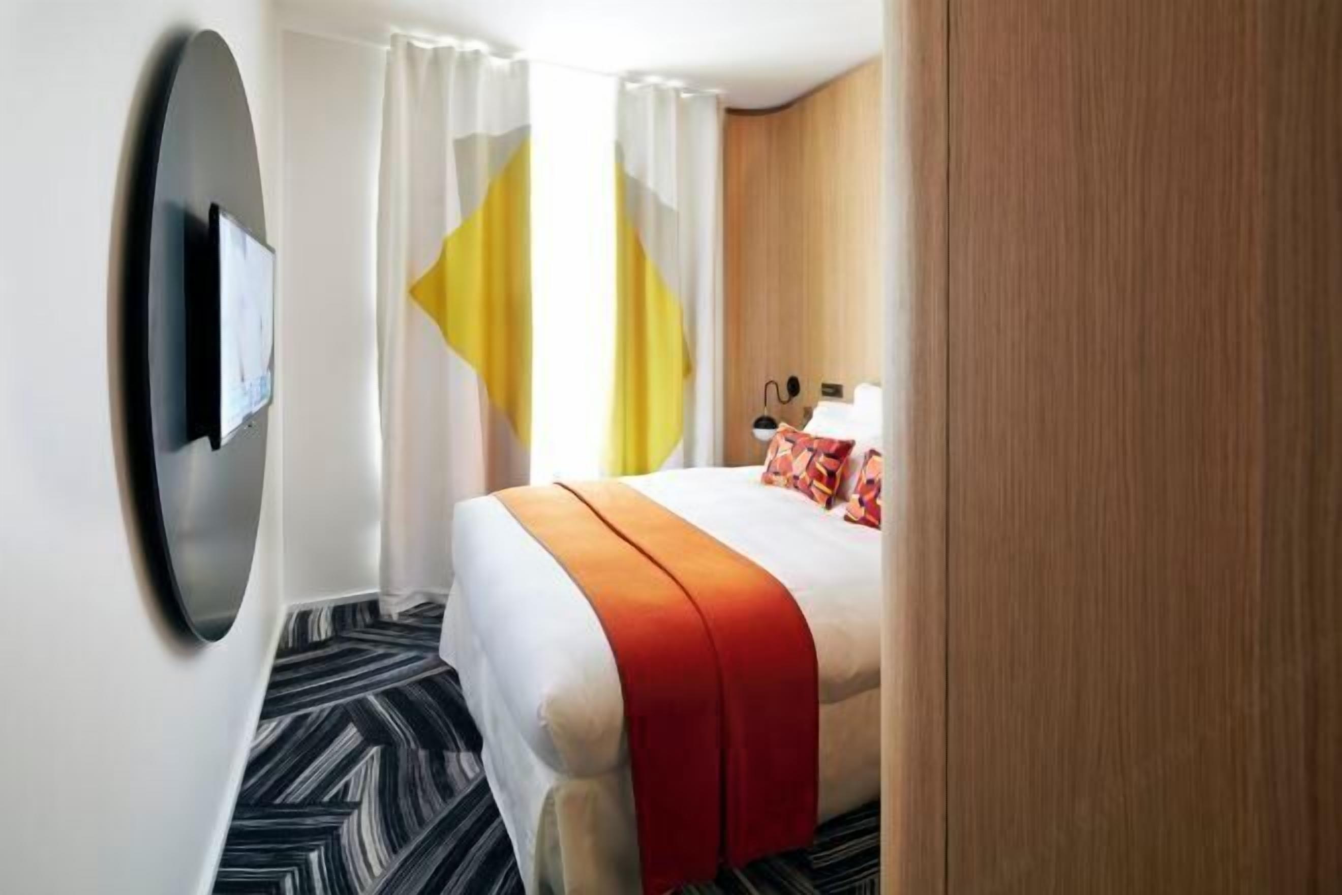 Hochwertige Bettwaren, Minibar, Zimmersafe, individuell eingerichtet
