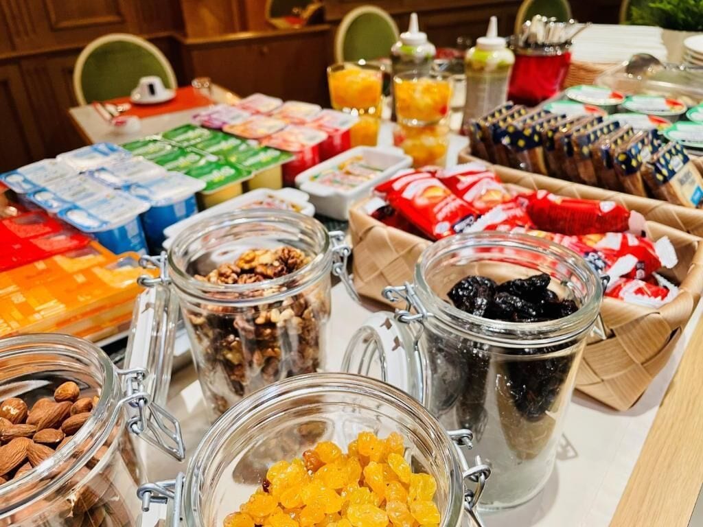 daily buffet breakfast (eur 14 per person)