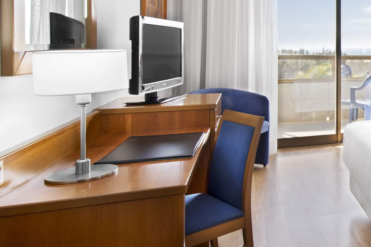 1 bedroom, minibar, in-room safe, desk