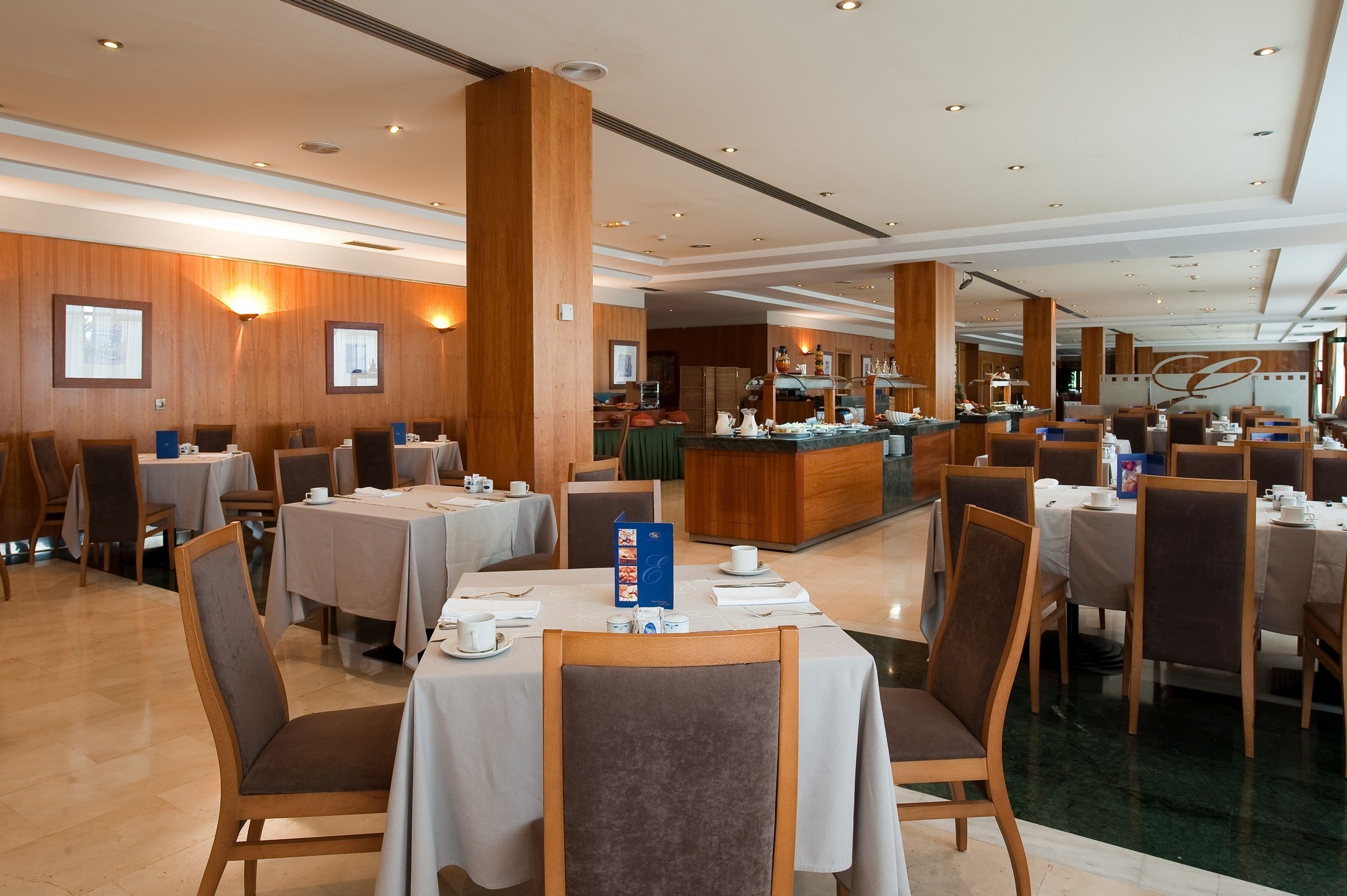 供應早餐及早午餐