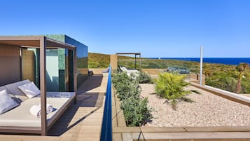 Family Suite, Terrace, Sea View (Rooftop) | 1 bedroom, laptop workspace, free cribs/infant beds, free WiFi