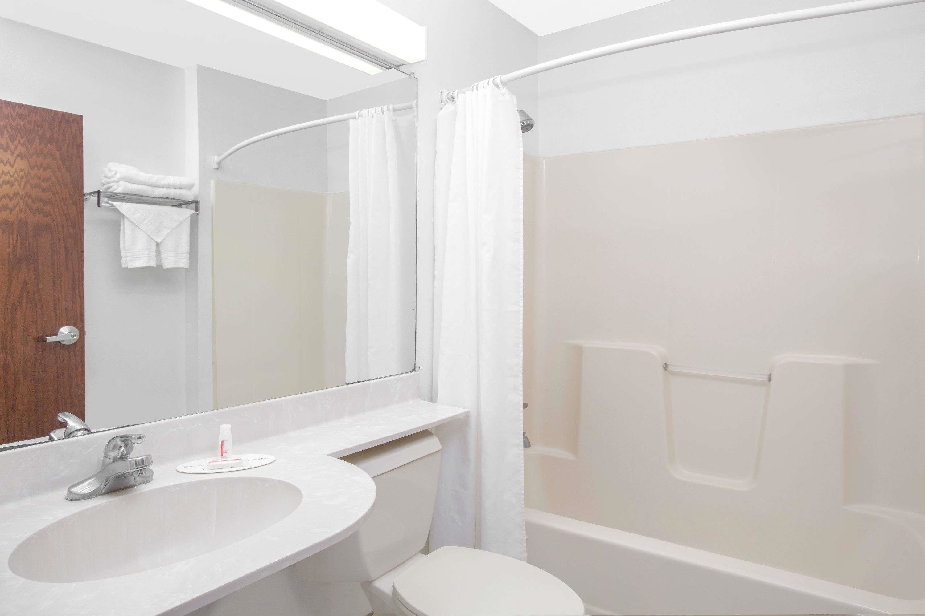 Microtel Inn & Suites by Wyndham Meridian