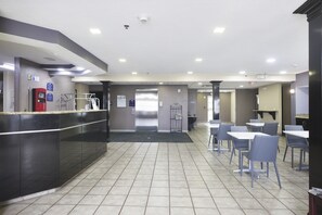Lobby - Microtel Inn & Suites by Wyndham Meridian (Meridian)