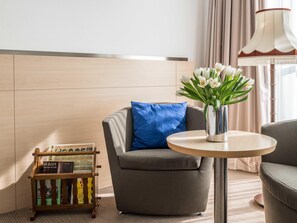 Ropa de cama hipoalergénica y minibar 