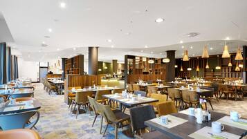 Desayuno buffet (EUR 25 por persona)