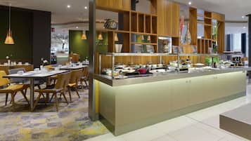 Tägliches Frühstücksbuffet gegen Gebühr