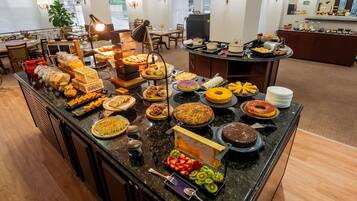 Daily buffet breakfast for a fee