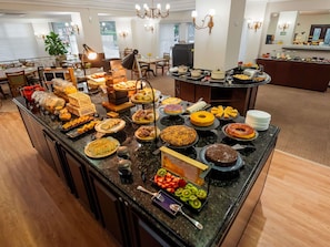 每日供應吃到飽早餐 (每人 BRL70.00)