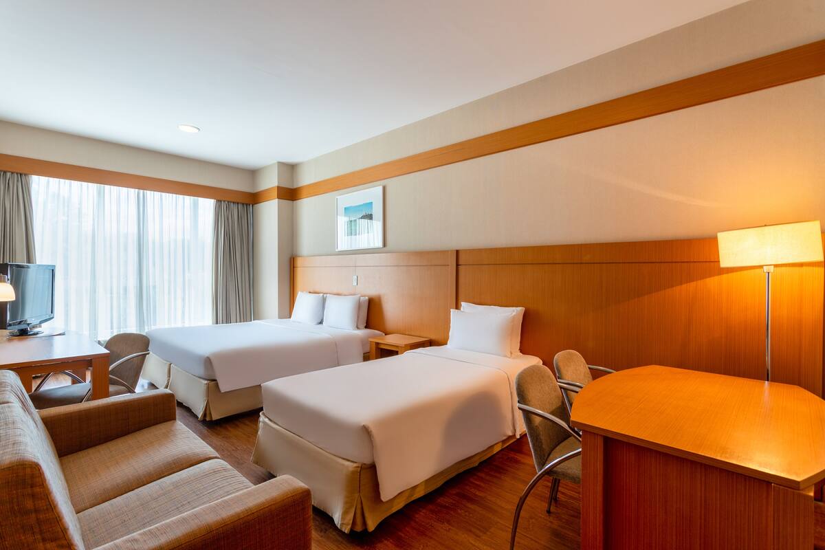 Premium bedding, minibar, in-room safe, desk