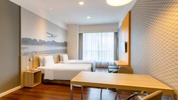 Luxury Room, 2 Single Beds, Non Smoking | Premium bedding, minibar, in-room safe, desk