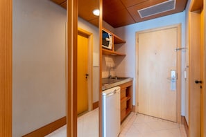 1 bedroom, premium bedding, minibar, in-room safe