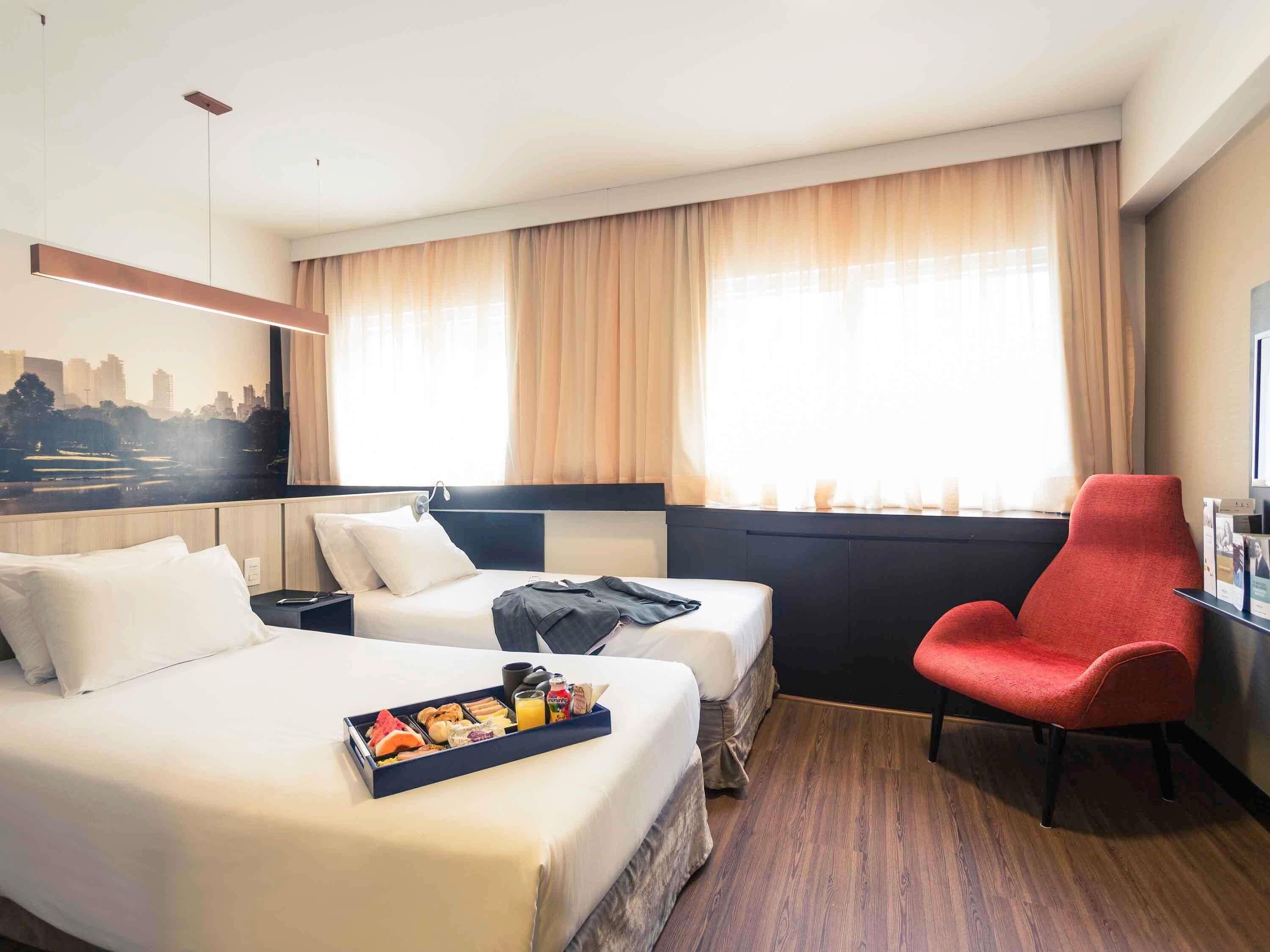 Chambre Supérieure avec lits jumeaux, 2 lits une place | Minibar, coffres-forts dans les chambres, bureau