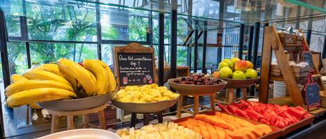 Petit déjeuner buffet servi en supplément en semaine