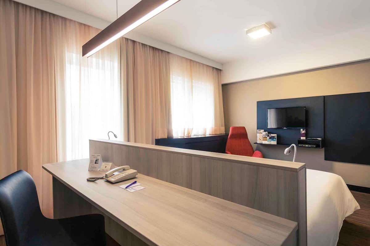 슈피리어 아파트, 더블침대 1개 | 미니바, 객실 내 금고, 책상, 노트북 작업 공간