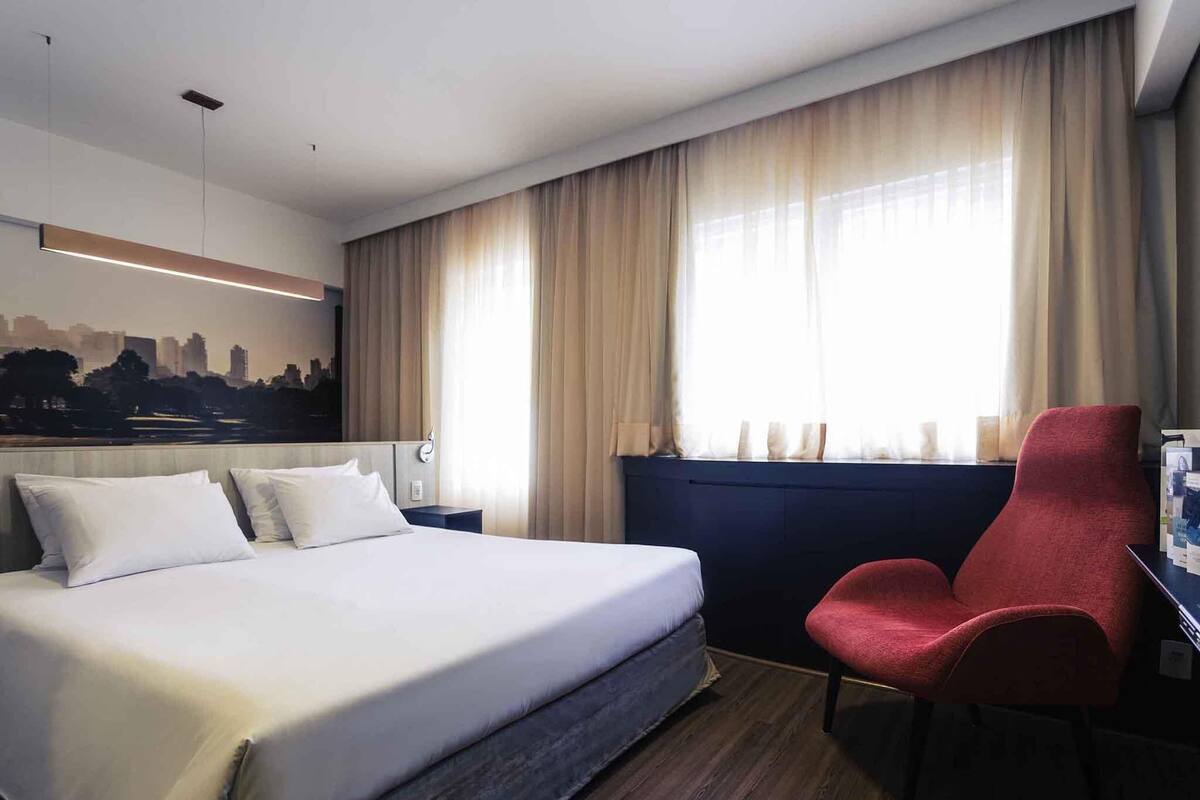 Kamar Superior, 1 Tempat Tidur Double | Minibar, brankas, meja kerja, dan ruang kerja ramah laptop