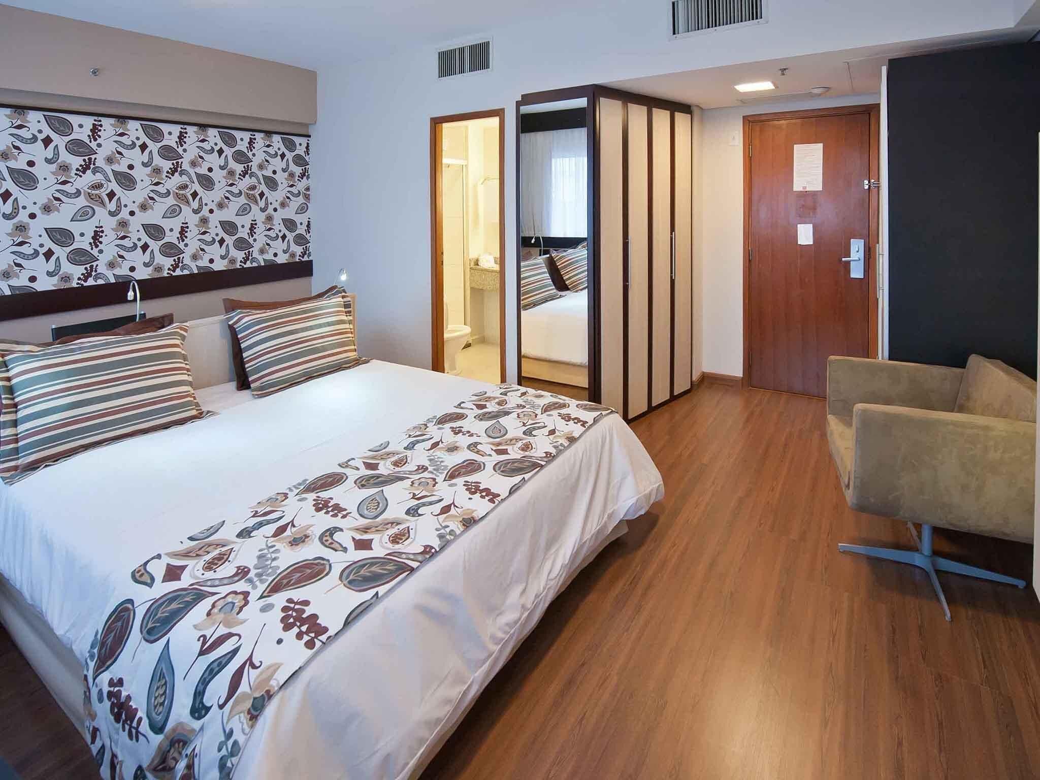 Apartamento Superior com 1 cama de casal | Frigobar, cofres nos quartos, escrivaninha