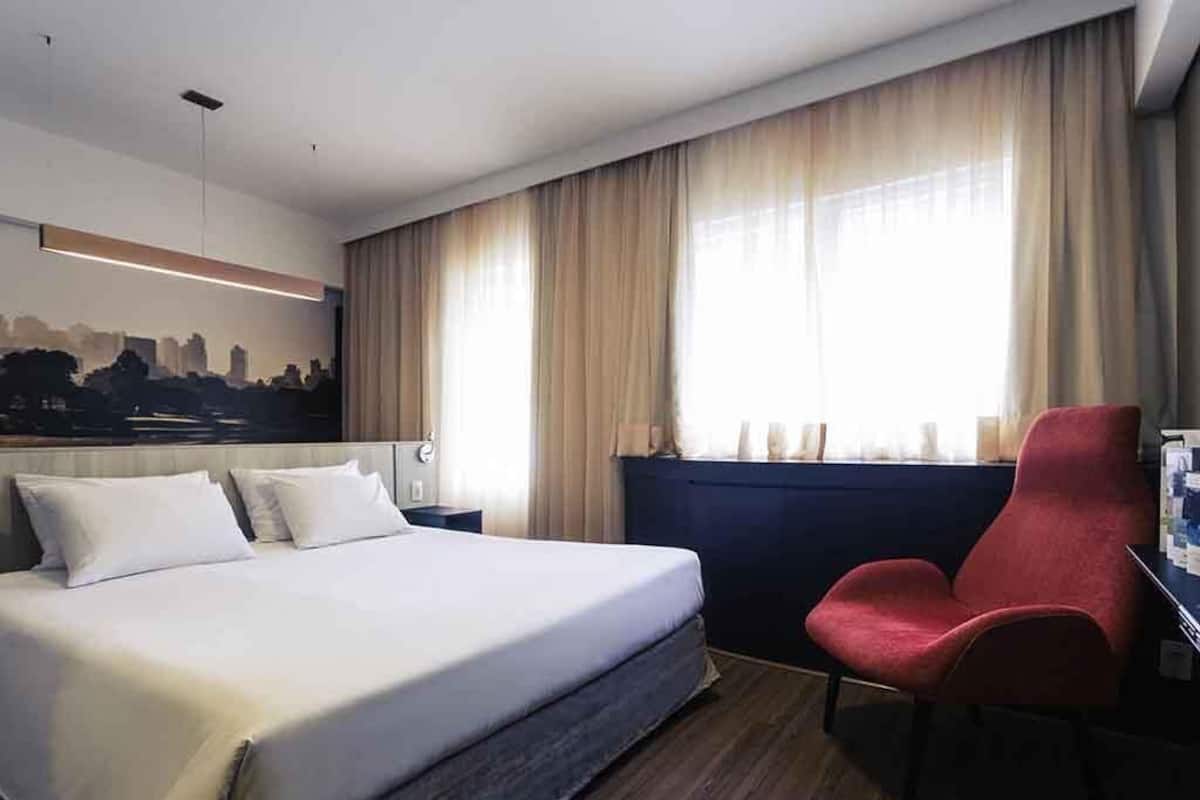 Superior Room, 1 Double Bed | Minibar, in-room safe, desk, laptop workspace