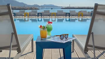 Een seizoensgebonden buitenzwembad