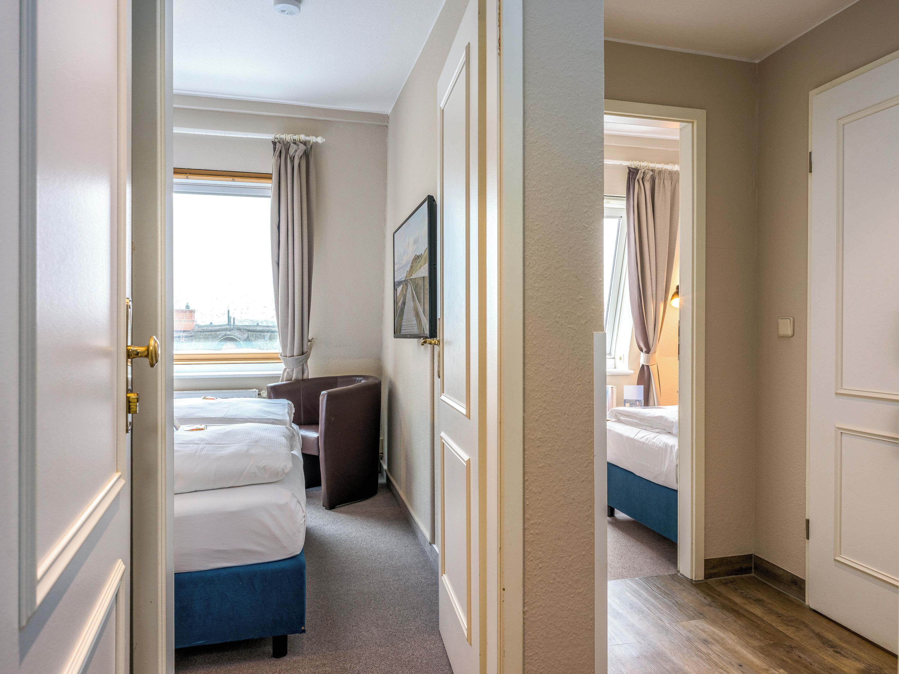 Ropa de cama hipoalergénica y minibar 