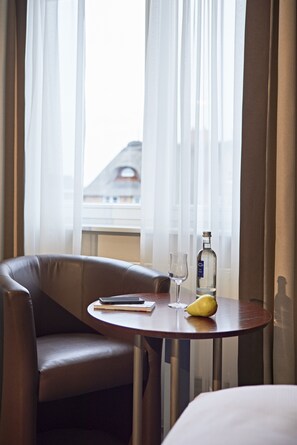 Classic Class Single Room | Hypo-allergenic bedding, minibar, in-room safe, desk - Lindner Hotel Sylt (Wenningstedt-Braderup)
