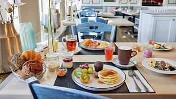 Free daily buffet breakfast