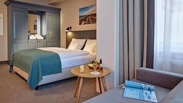 Allergitestet sengetøy, minibar, safe på rommet og skrivebord