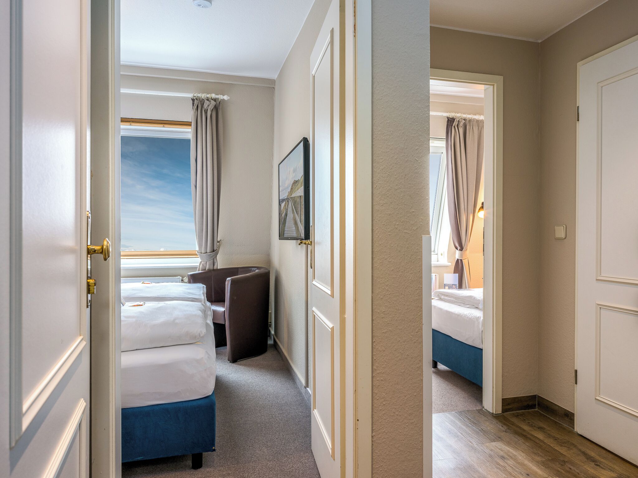 Allergikerbettwaren, Minibar, Zimmersafe, Schreibtisch