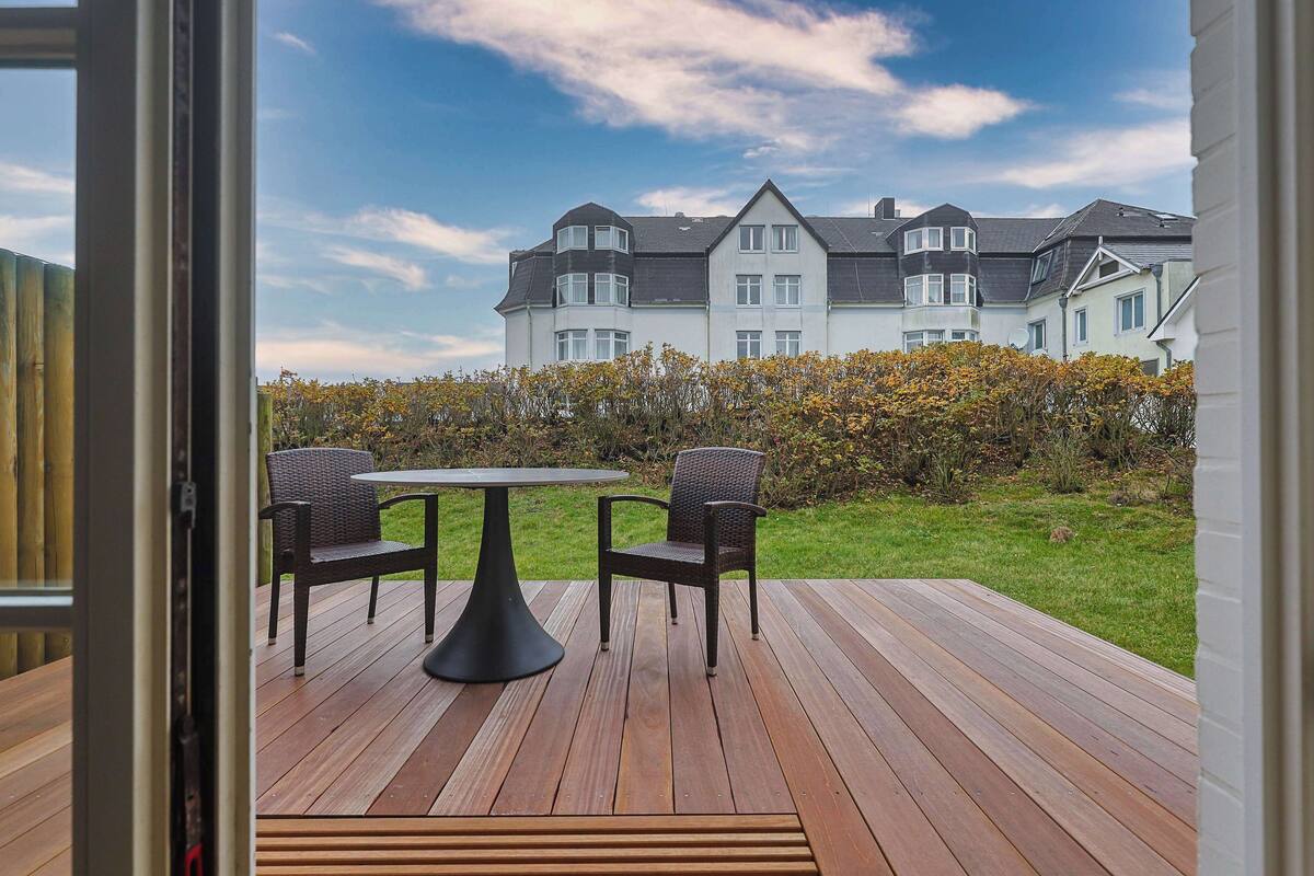 suite (duplex) | hypo-allergenic bedding, minibar, in-room safe, desk