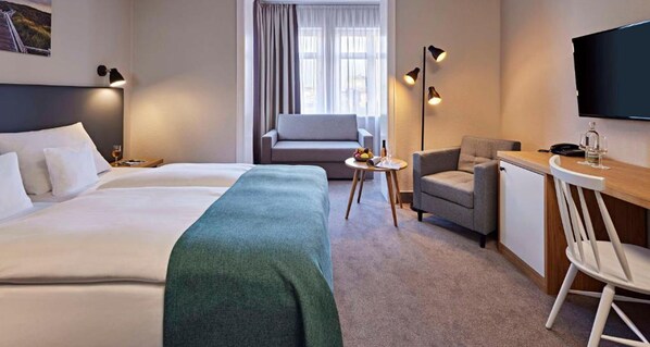 Hypo-allergenic bedding, minibar, in-room safe, desk