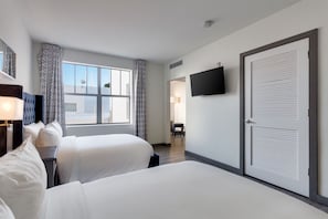 Deluxe-Doppelzimmer, 2 Doppelbetten, Poolblick | Ausblick vom Zimmer